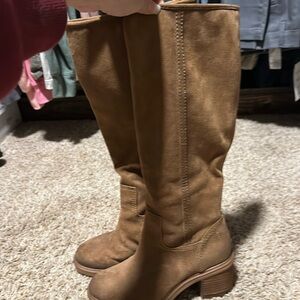Zodiac Suede Brown Knee Boots. Size 6 EUC